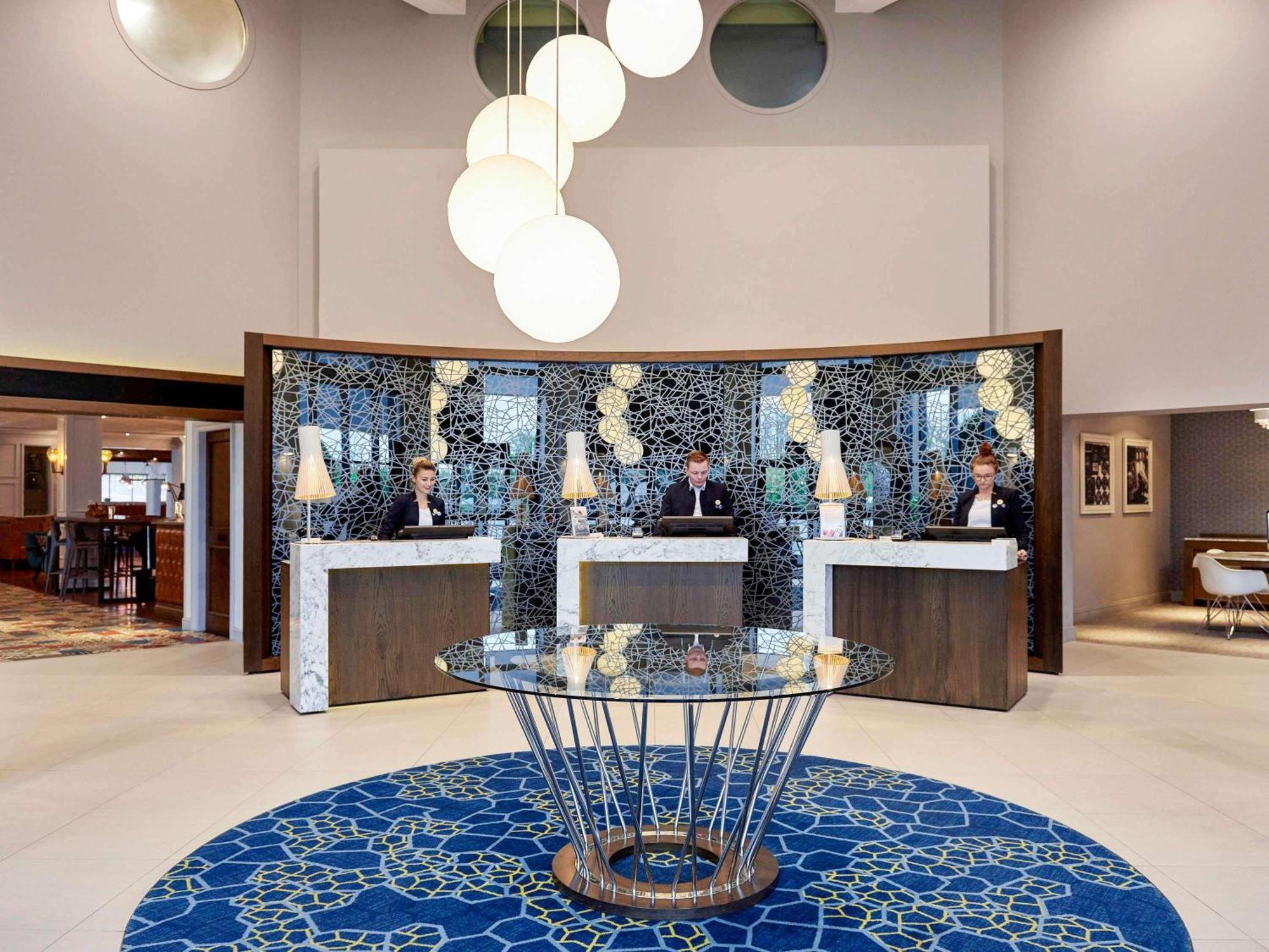 סטאנסטד מאונטפיצ'ט Novotel London Stansted Airport מראה חיצוני תמונה